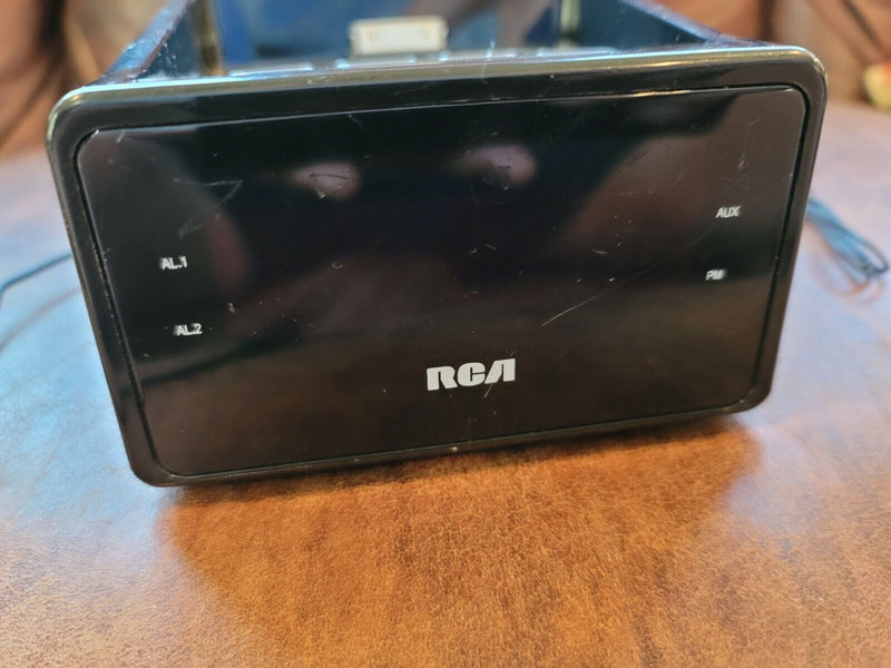 RCA Clock Radio  Charging iPod iPhone docking station