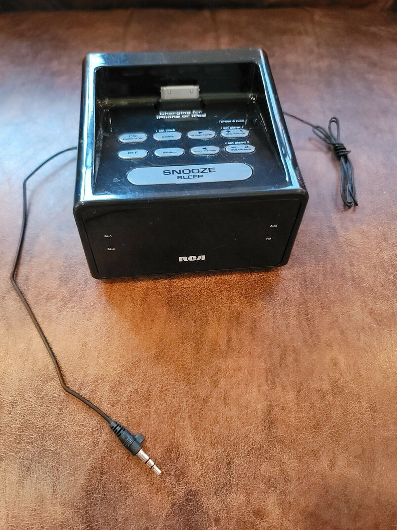 RCA Clock Radio  Charging iPod iPhone docking station