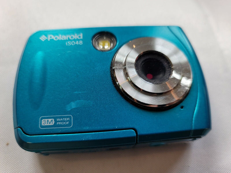 Poloroid Bluegreen Camera 3.5" x 2"